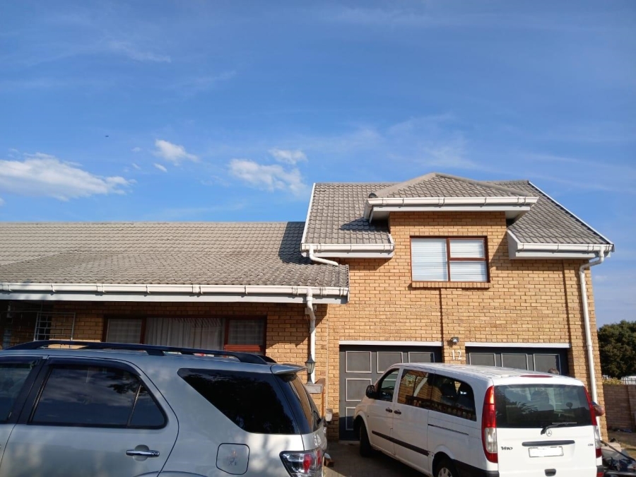 4 Bedroom Property for Sale in Hartenbos Central Western Cape
